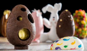 Ovos de Páscoa com decorações e recheios criativos